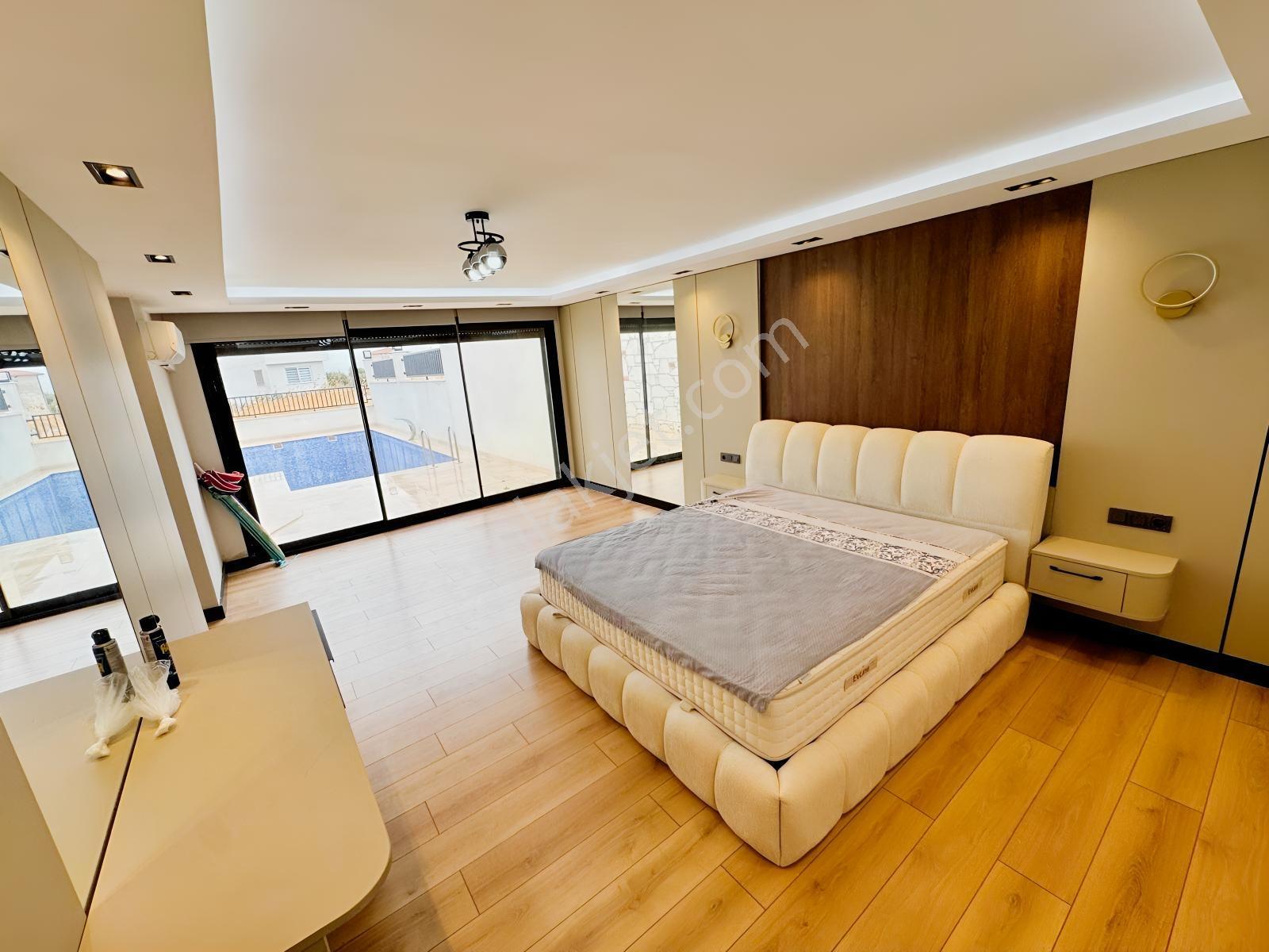 Çandarlının En Lüx Ve Modern Villası Müstakil Havuzlu — fotoğraf 14