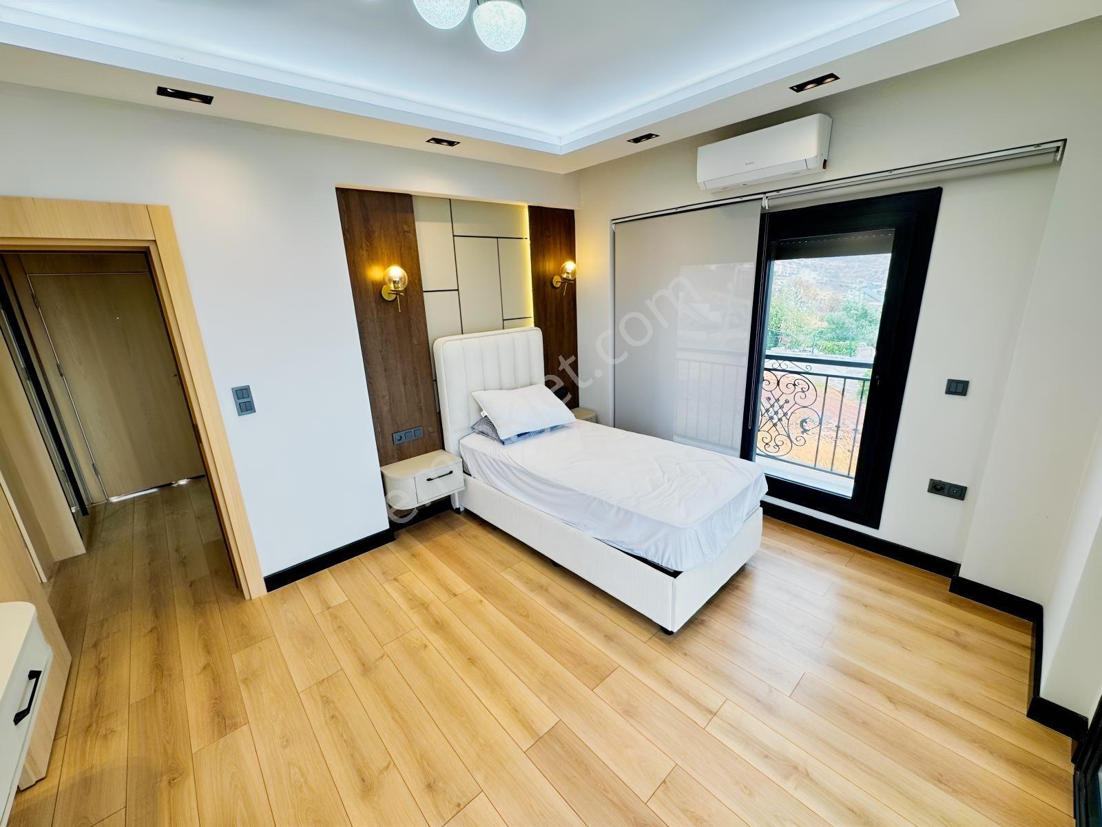Çandarlının En Lüx Ve Modern Villası Müstakil Havuzlu — fotoğraf 15