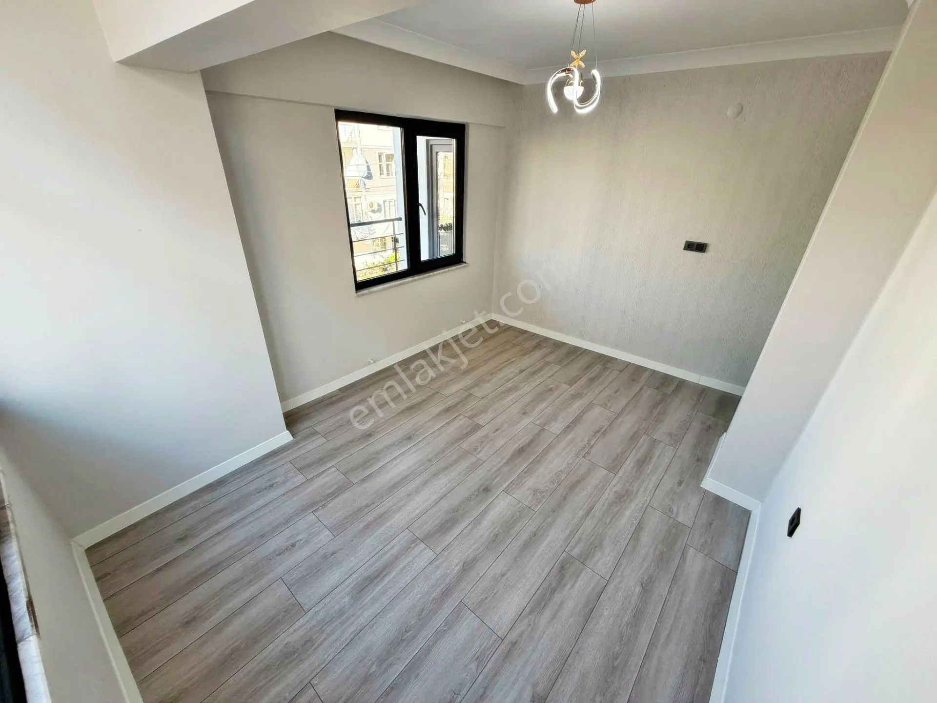 Aktif'ten Akçay Merkezde Satılık Denize Yakın Ön Cephe Full Yapılı 2+1 Daire — fotoğraf 25