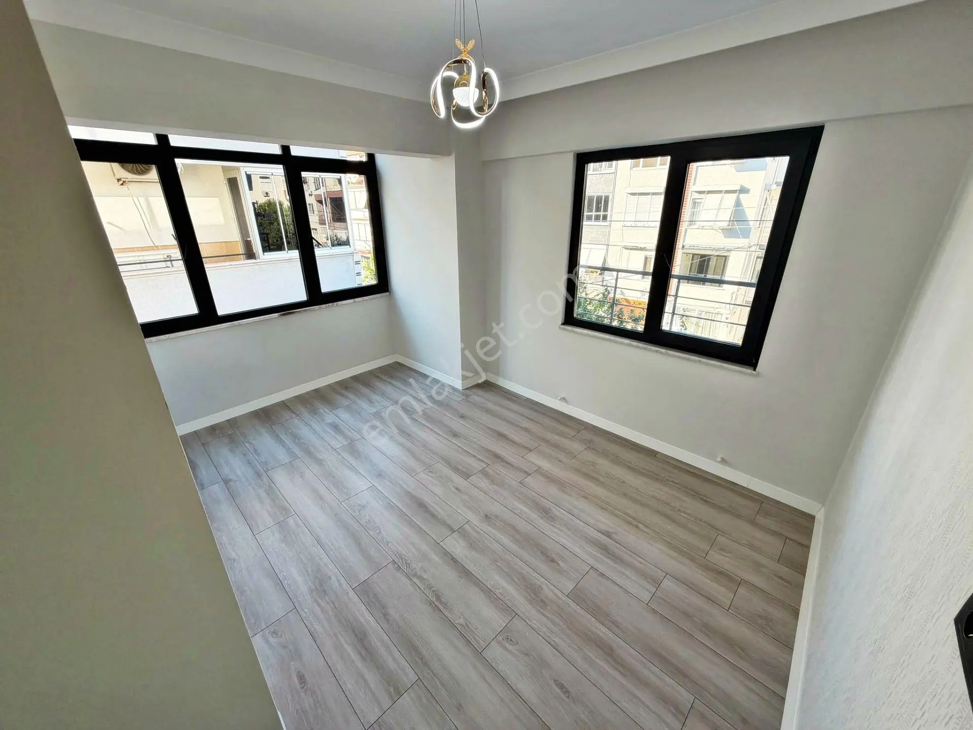 Aktif'ten Akçay Merkezde Satılık Denize Yakın Ön Cephe Full Yapılı 2+1 Daire — fotoğraf 29