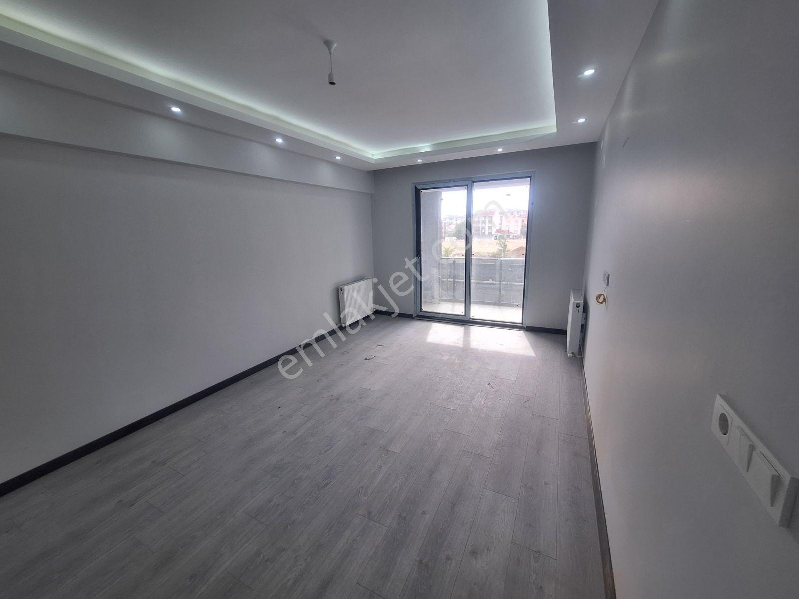 Mehmetoğlu Gayrimenkulden Hatip Mah.site İçinde 2+1 Satılık — fotoğraf 6