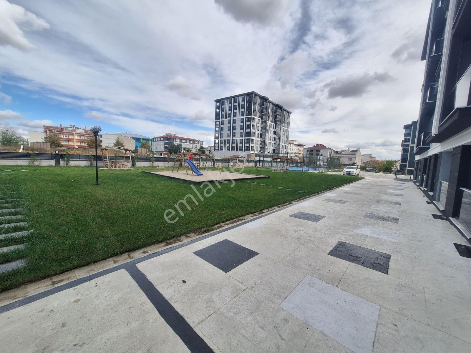 Mehmetoğlu Gayrimenkulden Hatip Mah.site İçinde 2+1 Satılık — fotoğraf 18