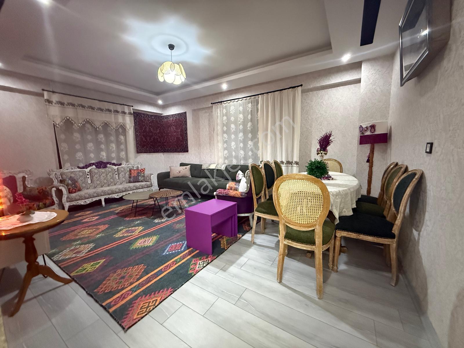 Karatay Emirgazi Mah. Lüks 4+1 Site İçerisinde Satılık Daire