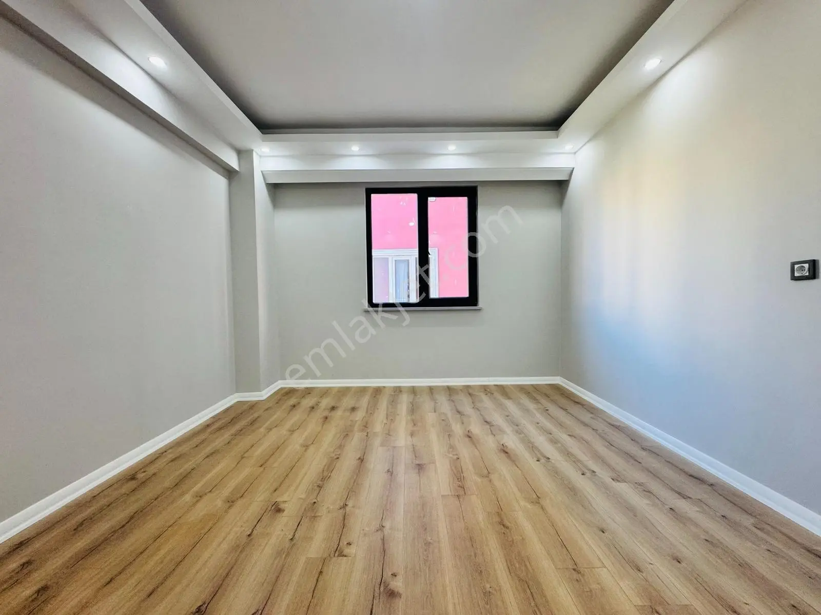 Güven'den Kapaklı'da Cadde Üstünde Yerden Isıtmalı Arakat 2+1 Ev — fotoğraf 11
