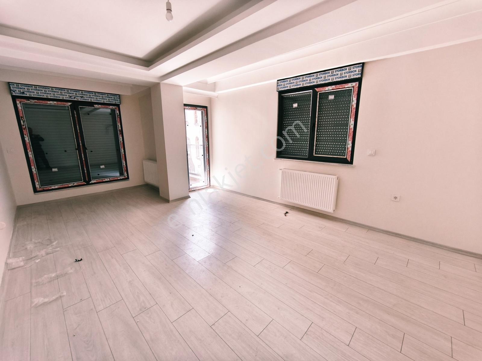 Sıfır Lüks Binada Ebeveyn Banyolu Libadiye Cad. Yakın Arakat 2+1 — fotoğraf 3
