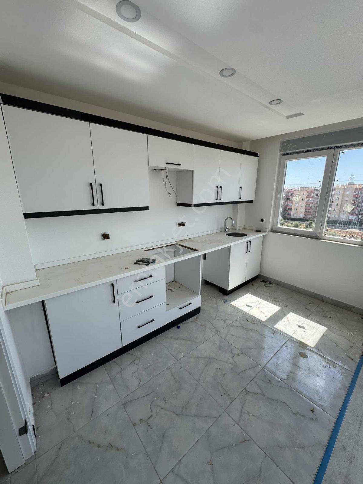 Sıfır Asansörlü Güney Cephe Cadde Üstü