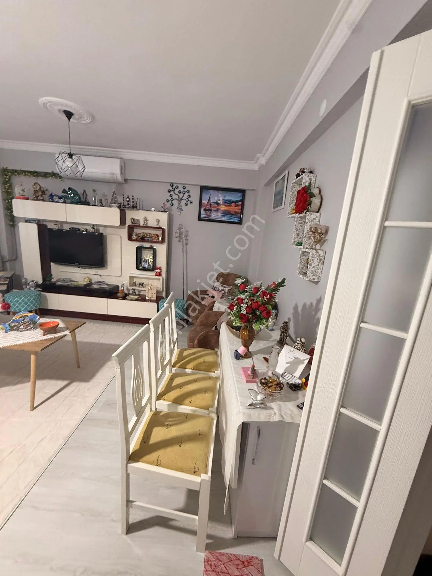 Atilla Mahallesi’nde Satılık 3+1 Bakımlı Geniş Daire — fotoğraf 2