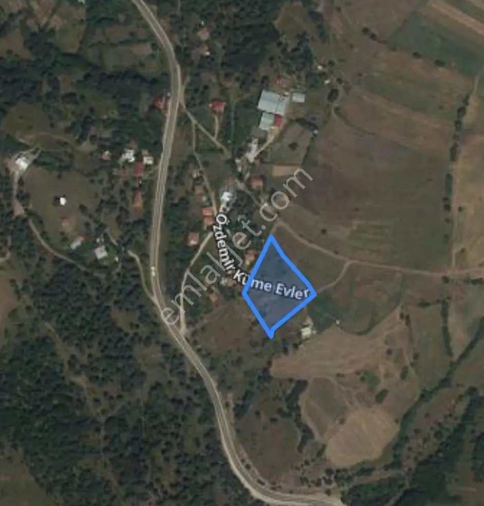 Niksar Prestij Grup Emlaktan Özdemir Köyünde 5216m2 Satılık Tarla — fotoğraf 2