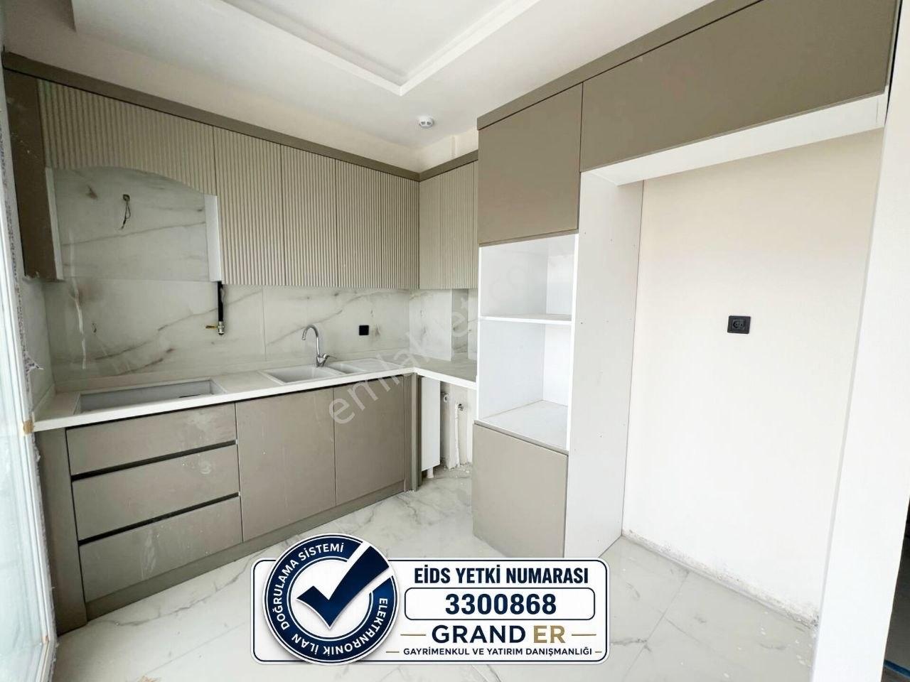 Mezitli Davultepede 2+1, 3 Cepheli, 2 Banyolu, Havuzlu Sitede — fotoğraf 2