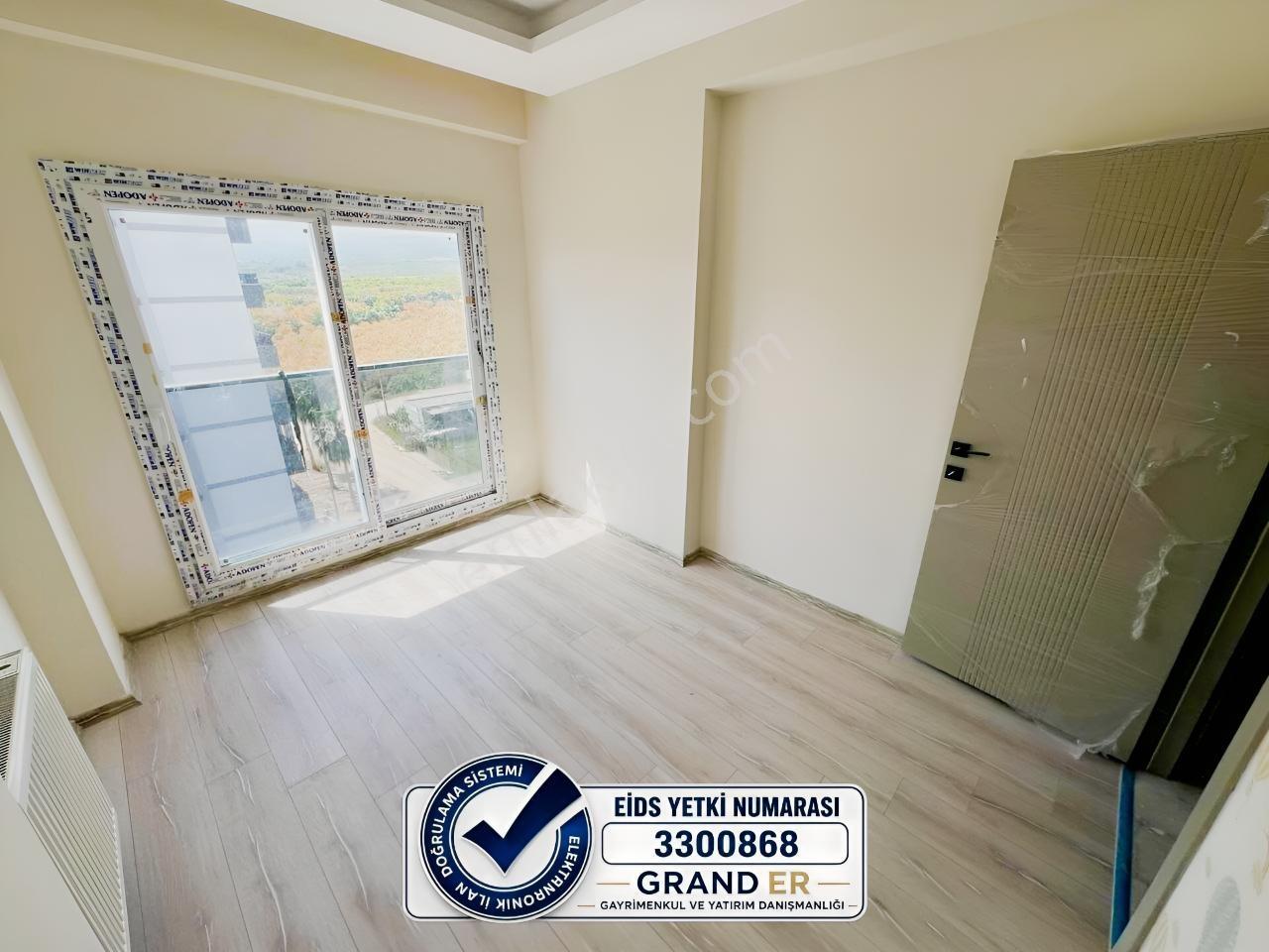 Mezitli Davultepede 2+1, 3 Cepheli, 2 Banyolu, Havuzlu Sitede — fotoğraf 8