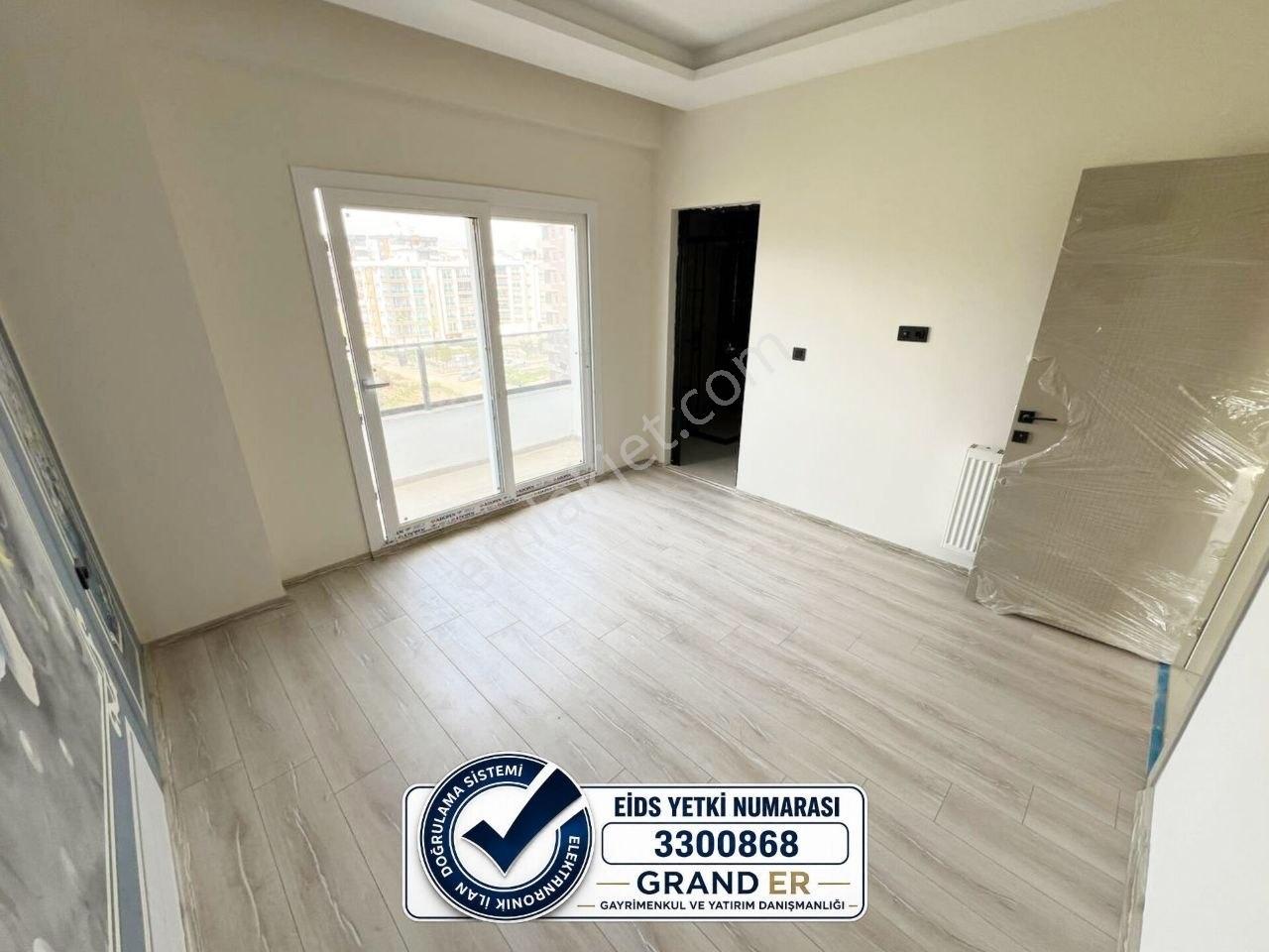 Mezitli Davultepede 2+1, 3 Cepheli, 2 Banyolu, Havuzlu Sitede — fotoğraf 13