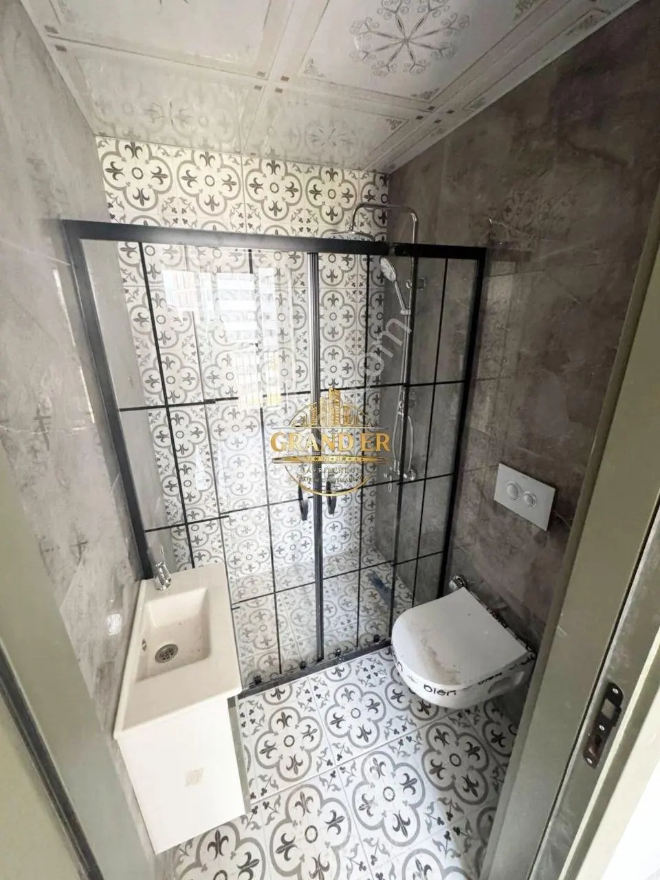 Mersin Mezitli Akdeniz'de Satılık 3+1 Daire Merkezi Lokasyon — fotoğraf 28