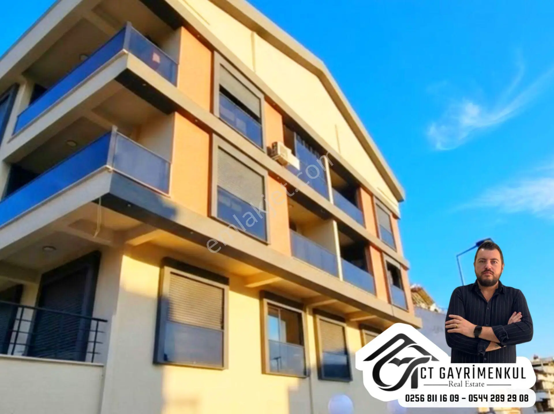 Didim'De Satılık 2+1 Orta Kat Çarşıya Yakın Asansörlü Sıfır Ön Cephe Daire