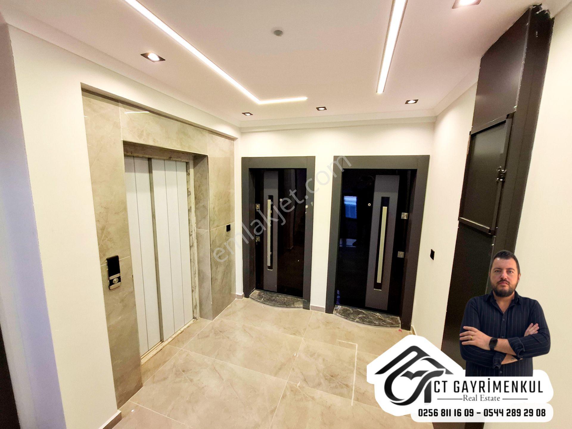 Didim'de Satılık 2+1 Orta Kat Çarşıya Yakın Asansörlü Sıfır Ön Cephe Daire — fotoğraf 2