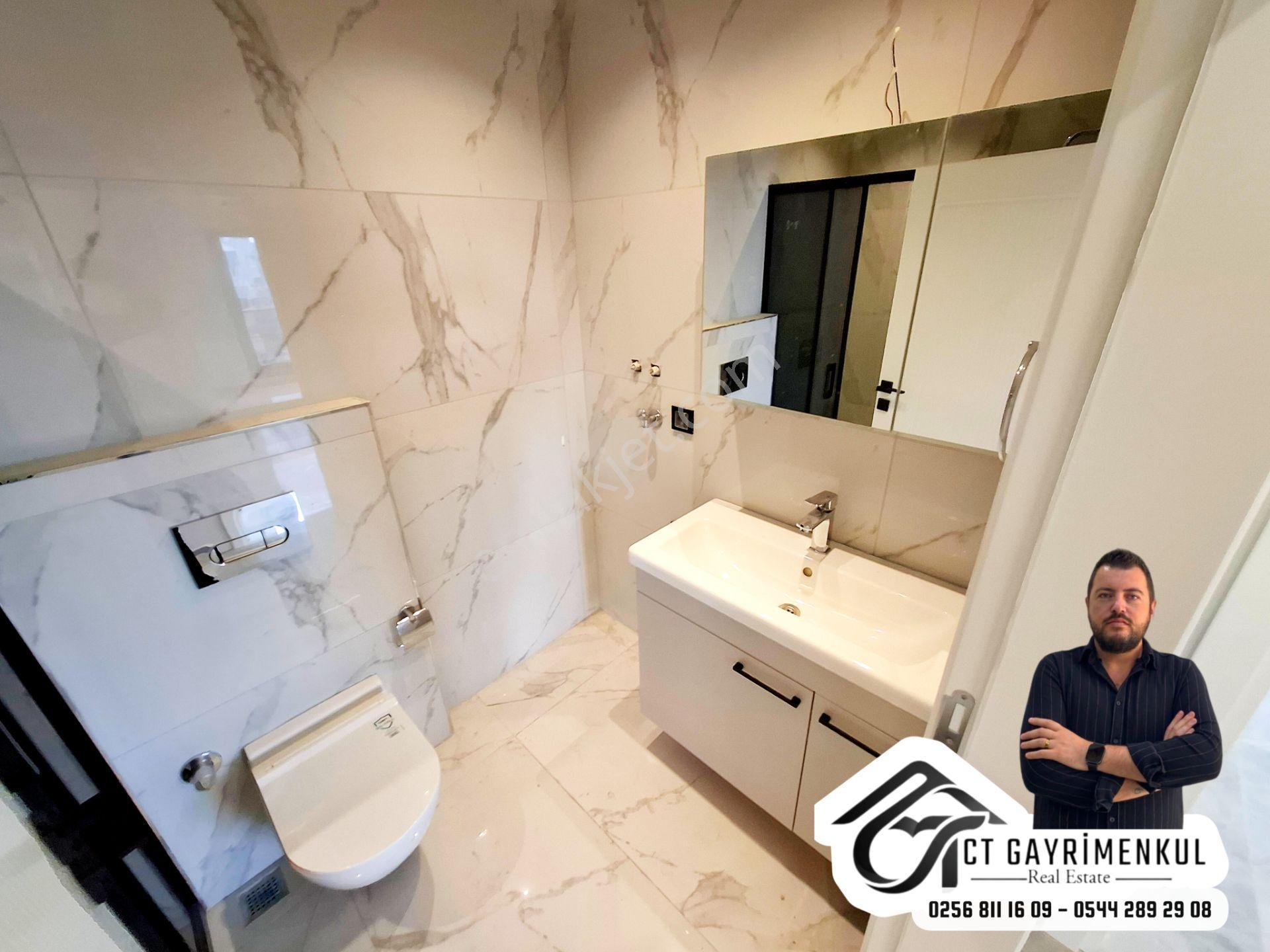 Didim'de Satılık 2+1 Orta Kat Çarşıya Yakın Asansörlü Sıfır Ön Cephe Daire — fotoğraf 14