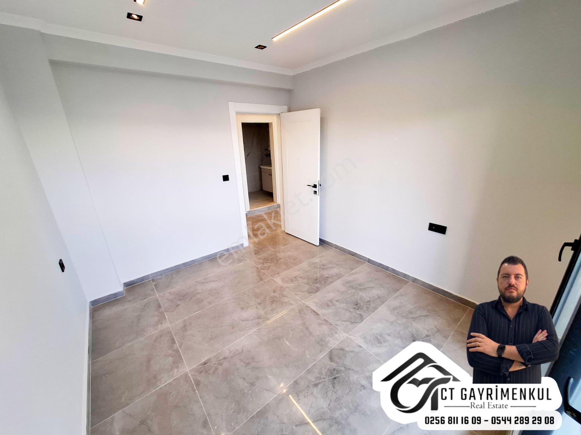Didim'de Satılık 2+1 Orta Kat Çarşıya Yakın Asansörlü Sıfır Ön Cephe Daire — fotoğraf 15