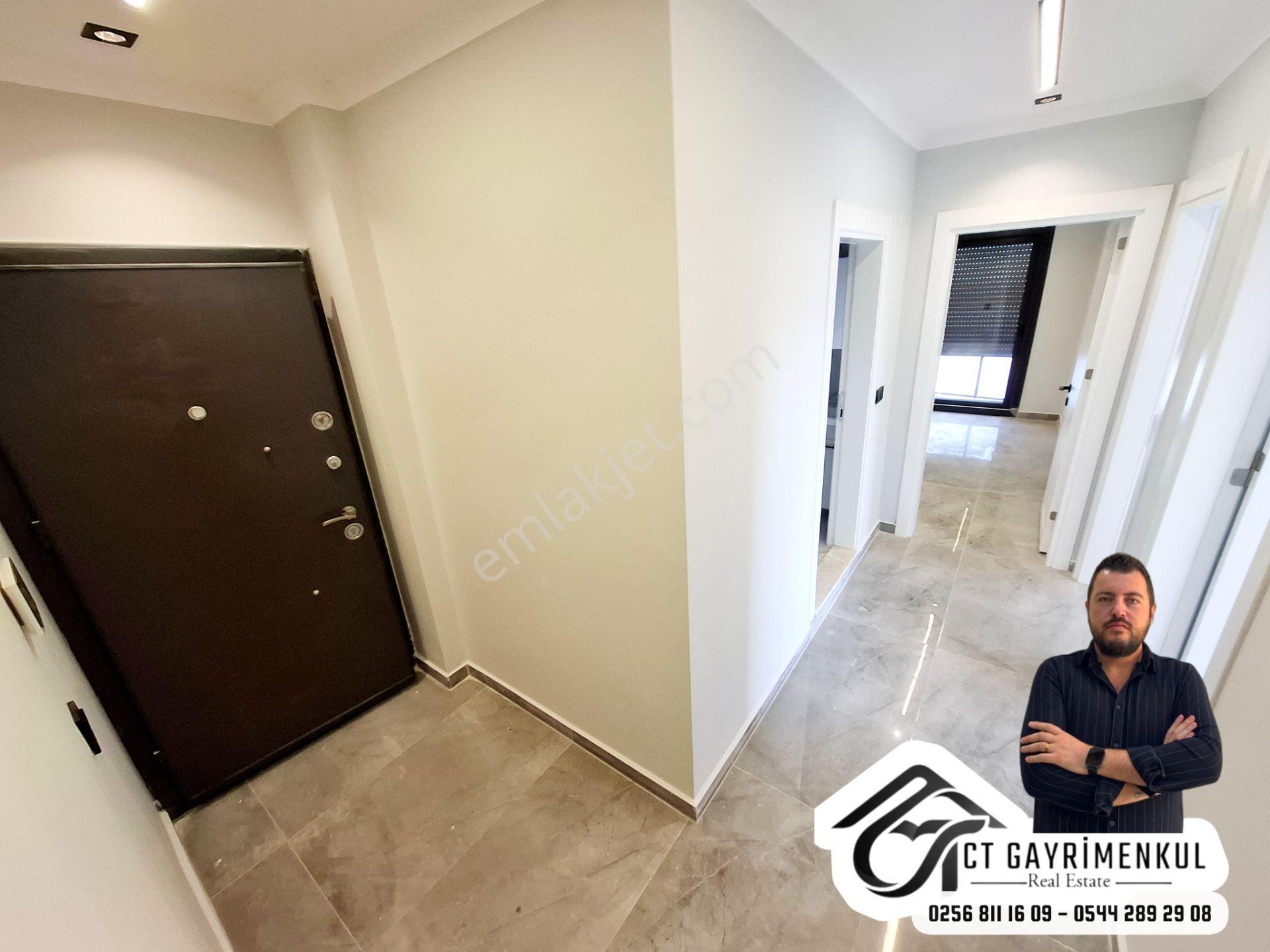 Didim'de Satılık 2+1 Orta Kat Çarşıya Yakın Asansörlü Sıfır Ön Cephe Daire — fotoğraf 19