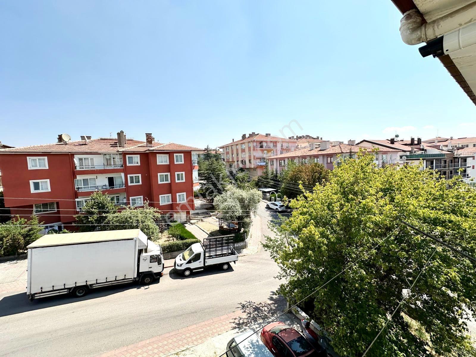 Uzman Emlak'dan Emrah Mh.aşağıeğlence Göbek Yakını Üst Kat 3+1 Daire — fotoğraf 17