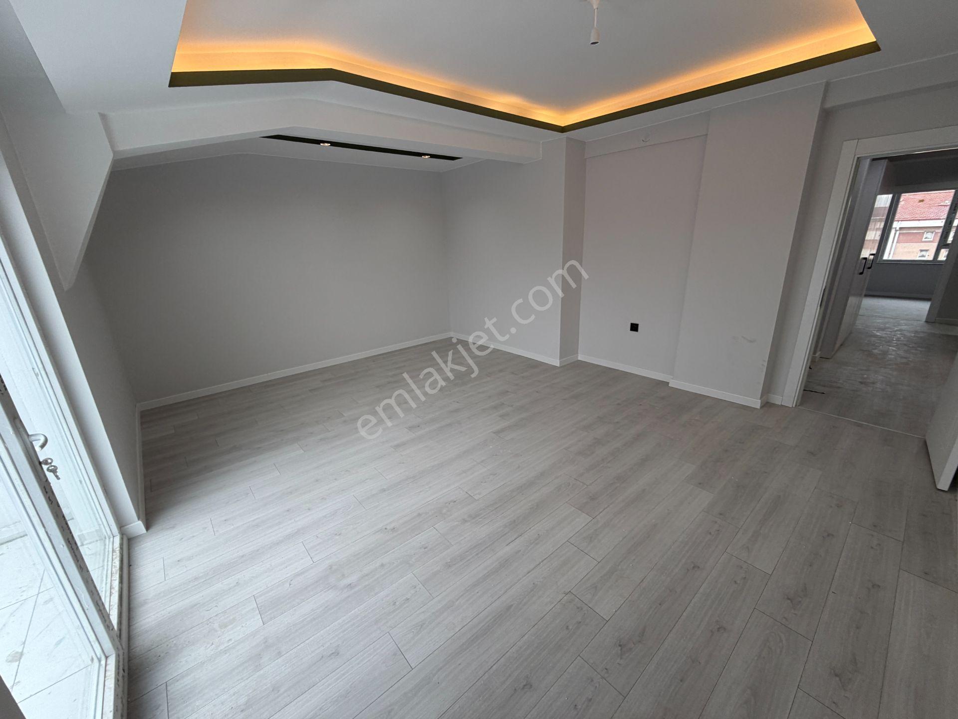 Estorıa'dan Gürlife Yakını Kullanışlı Dubleks 3+1 Daire — fotoğraf 3