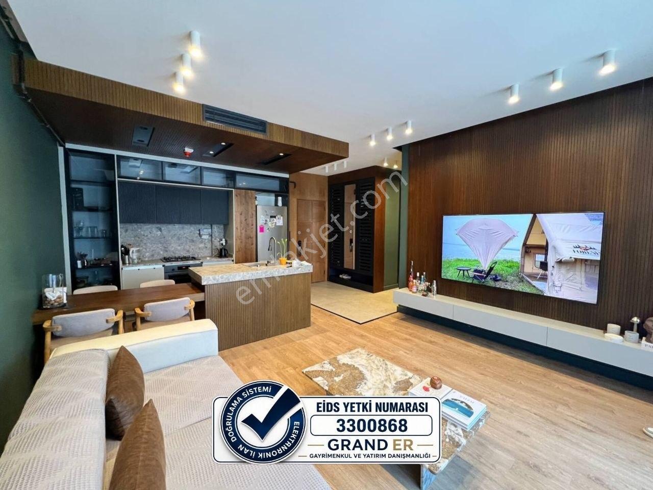 Sahilin Hemen Yanı Başında, Modern 2+1 Satılık Daire — fotoğraf 2