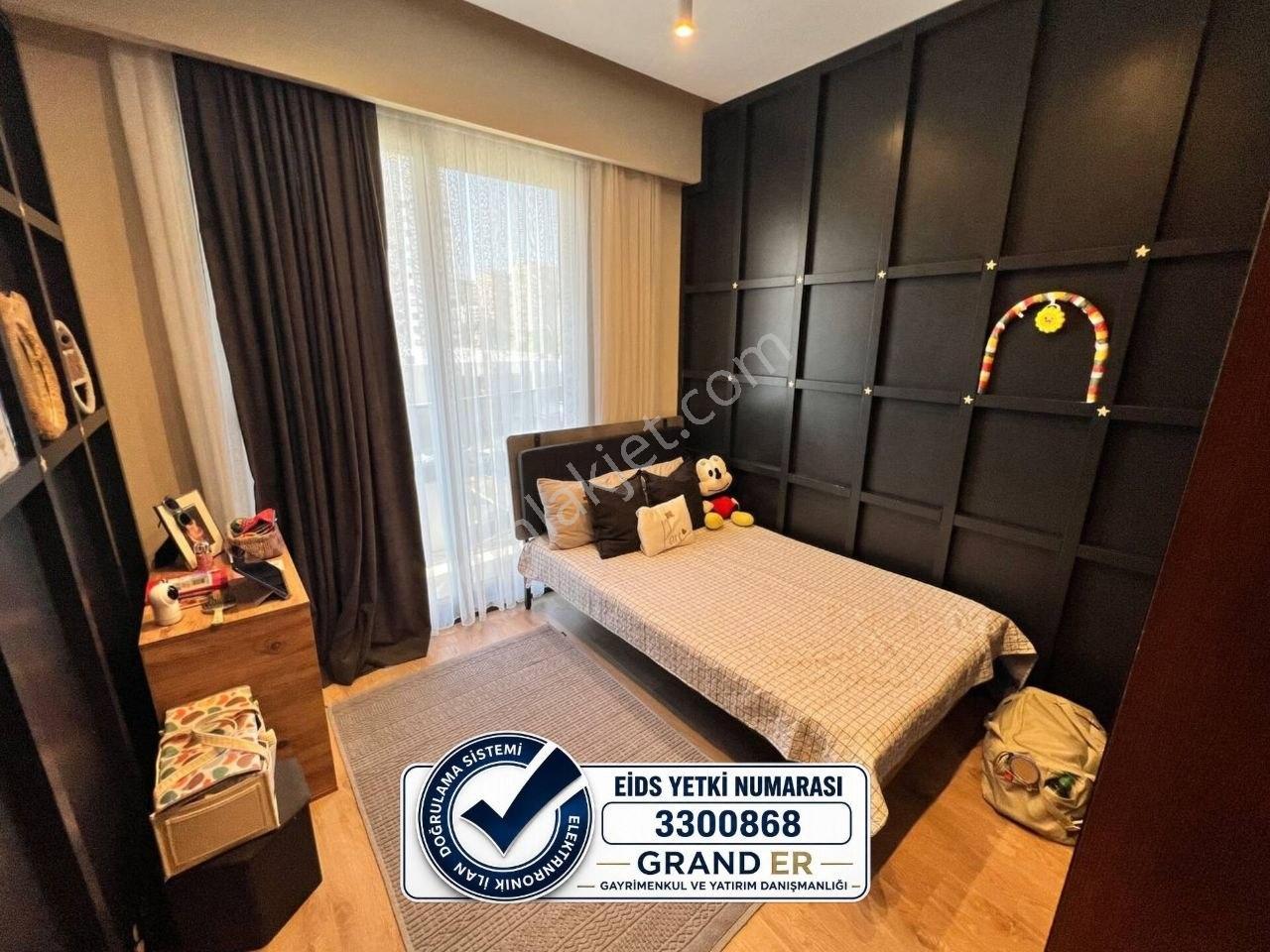 Sahilin Hemen Yanı Başında, Modern 2+1 Satılık Daire — fotoğraf 15