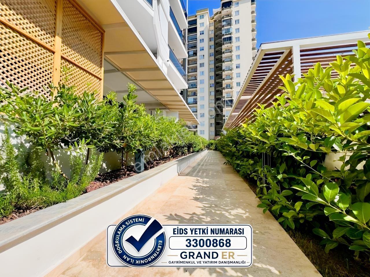 Sahilin Hemen Yanı Başında, Modern 2+1 Satılık Daire — fotoğraf 23
