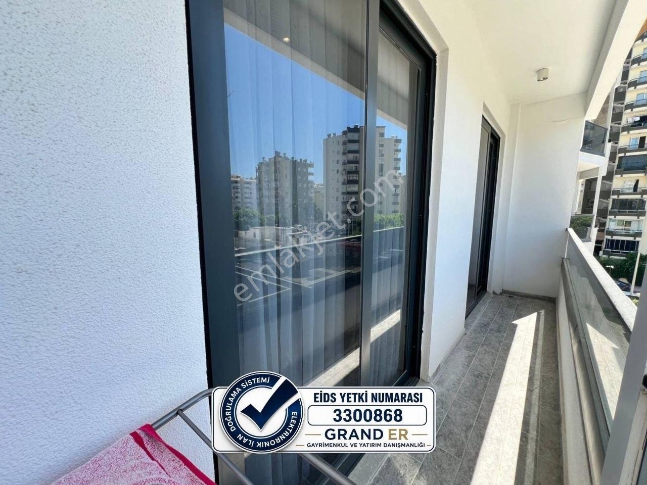 Sahilin Hemen Yanı Başında, Modern 2+1 Satılık Daire — fotoğraf 26