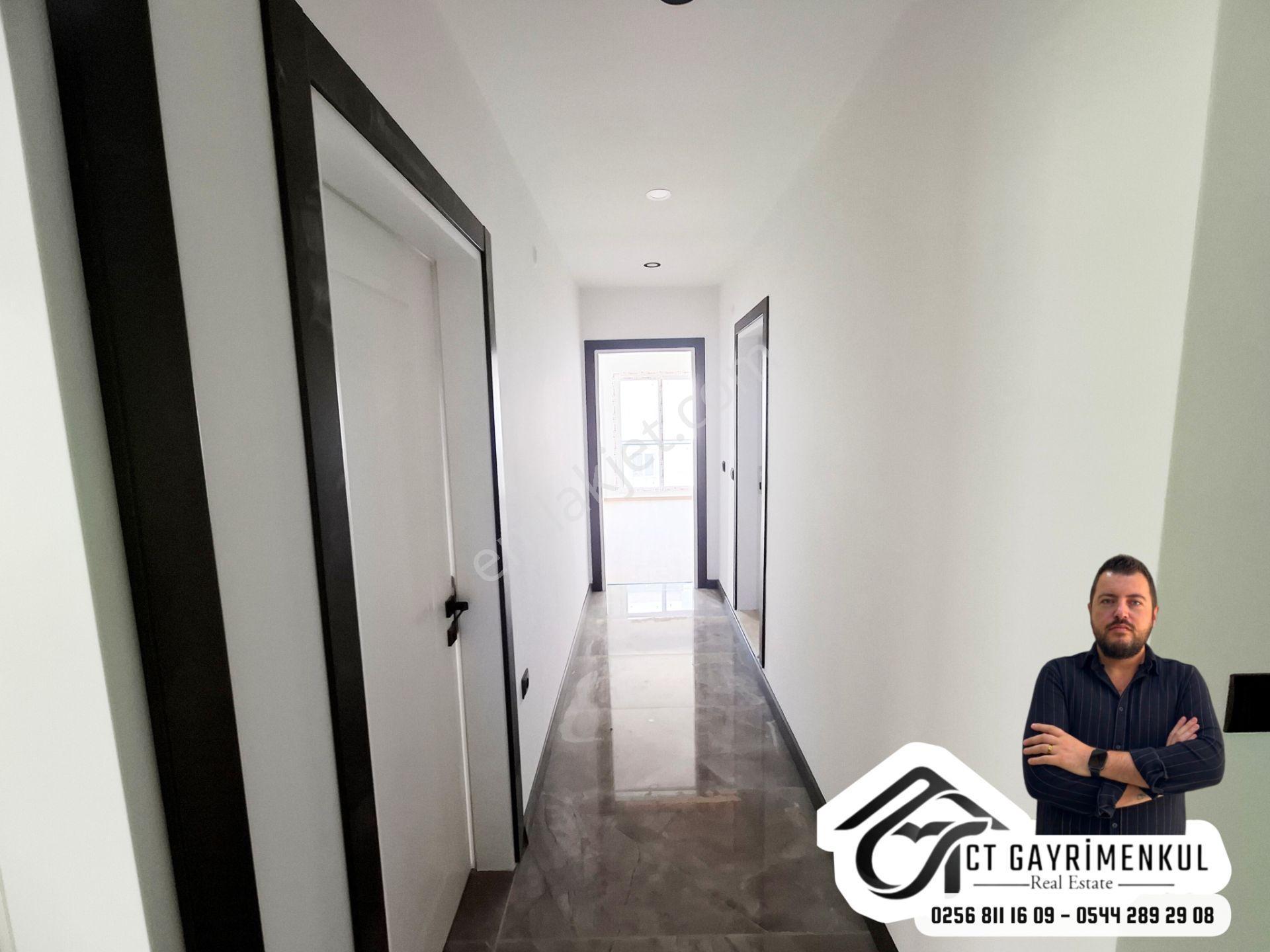 Didim'de Satılık 2+1 Orta Kat Çarşıya Yakın Ön Cephe Sıfır Daire — fotoğraf 3