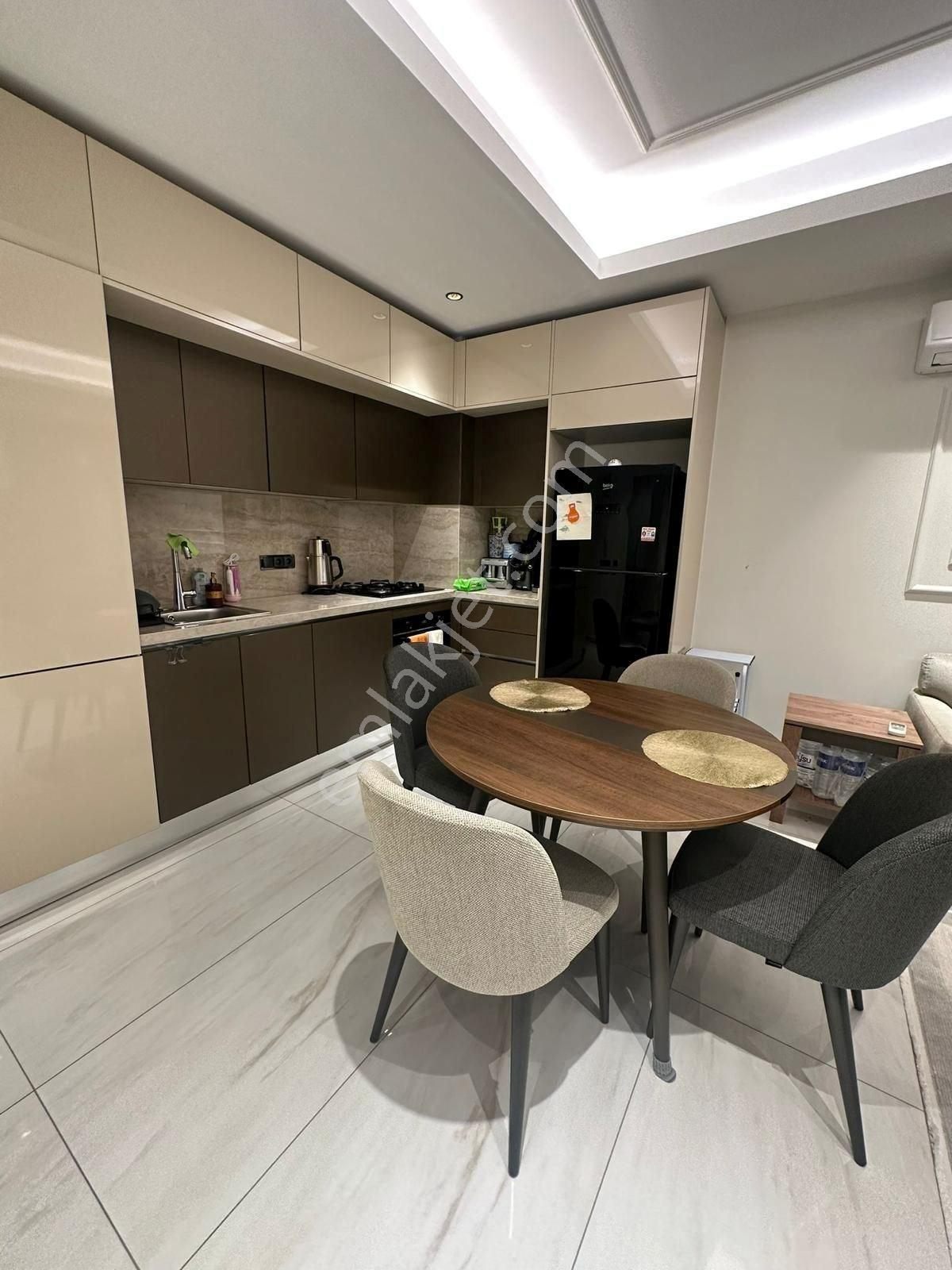 Alanya Mahmutlarda Denize Sıfır Full Eşyalı 2+1 Satılık Daire — fotoğraf 4