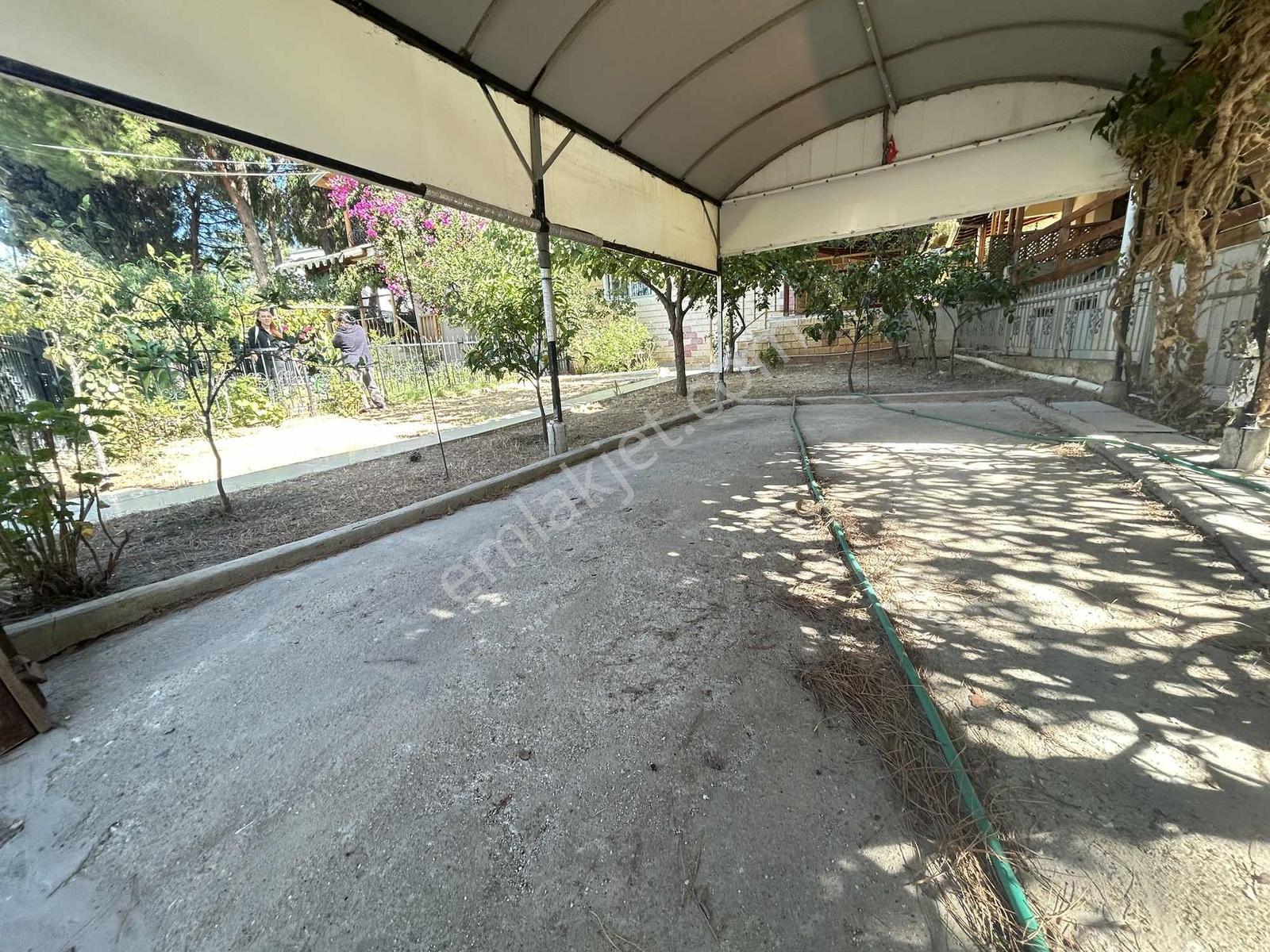 Gökçen Gayrımenkul'den Denize 200m Mesafede Geniş Bahçeli Villa — fotoğraf 2