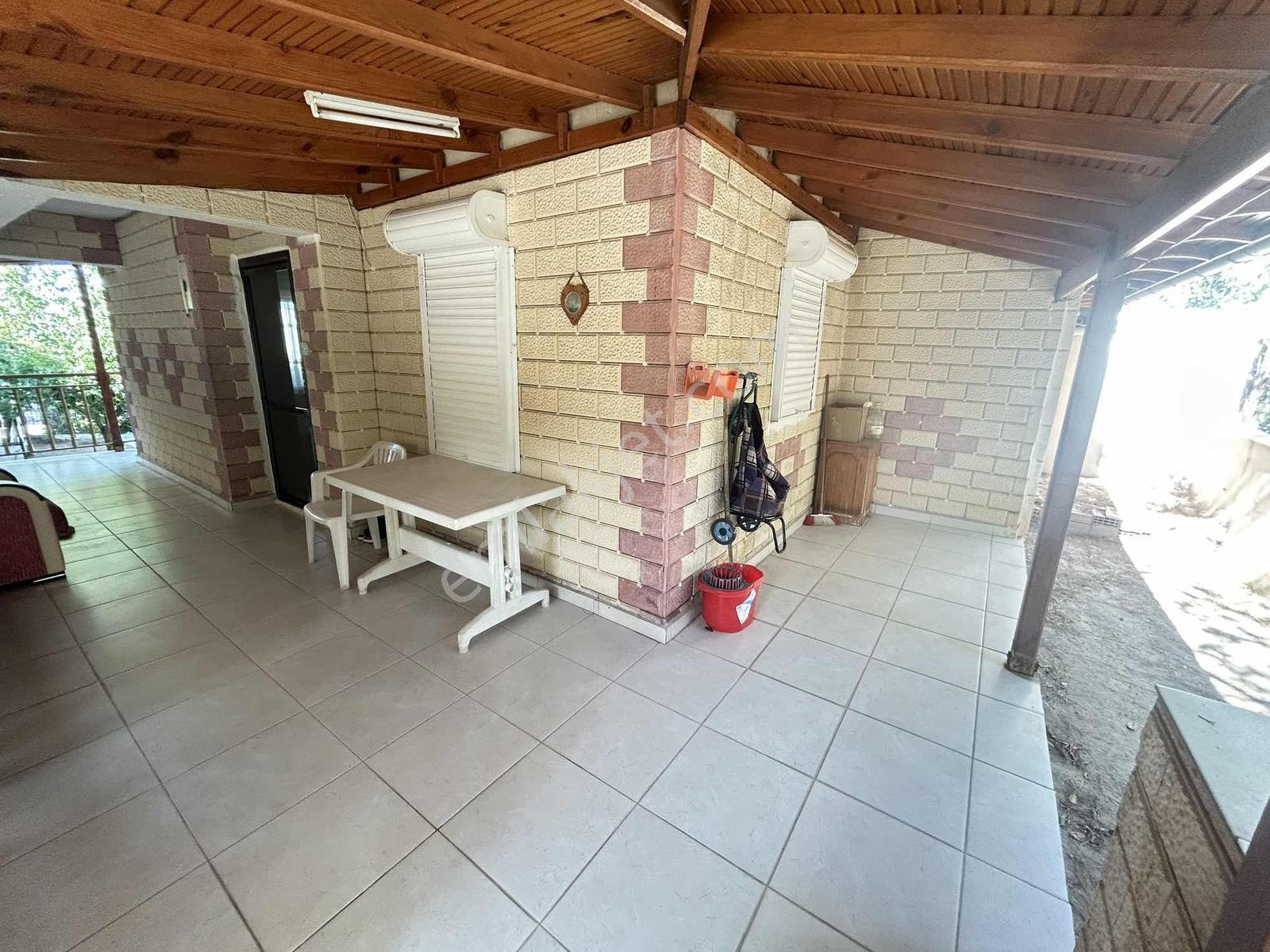 Gökçen Gayrımenkul'den Denize 200m Mesafede Geniş Bahçeli Villa — fotoğraf 4