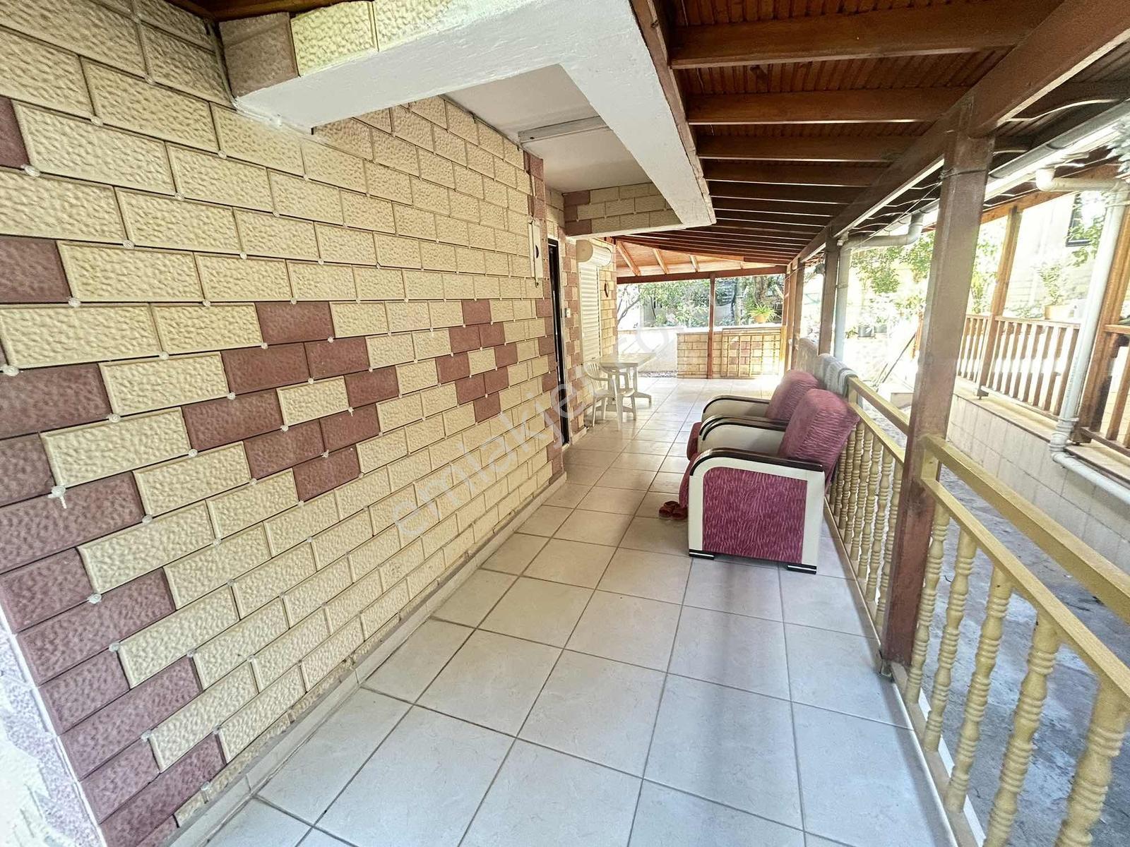 Gökçen Gayrımenkul'den Denize 200m Mesafede Geniş Bahçeli Villa — fotoğraf 6