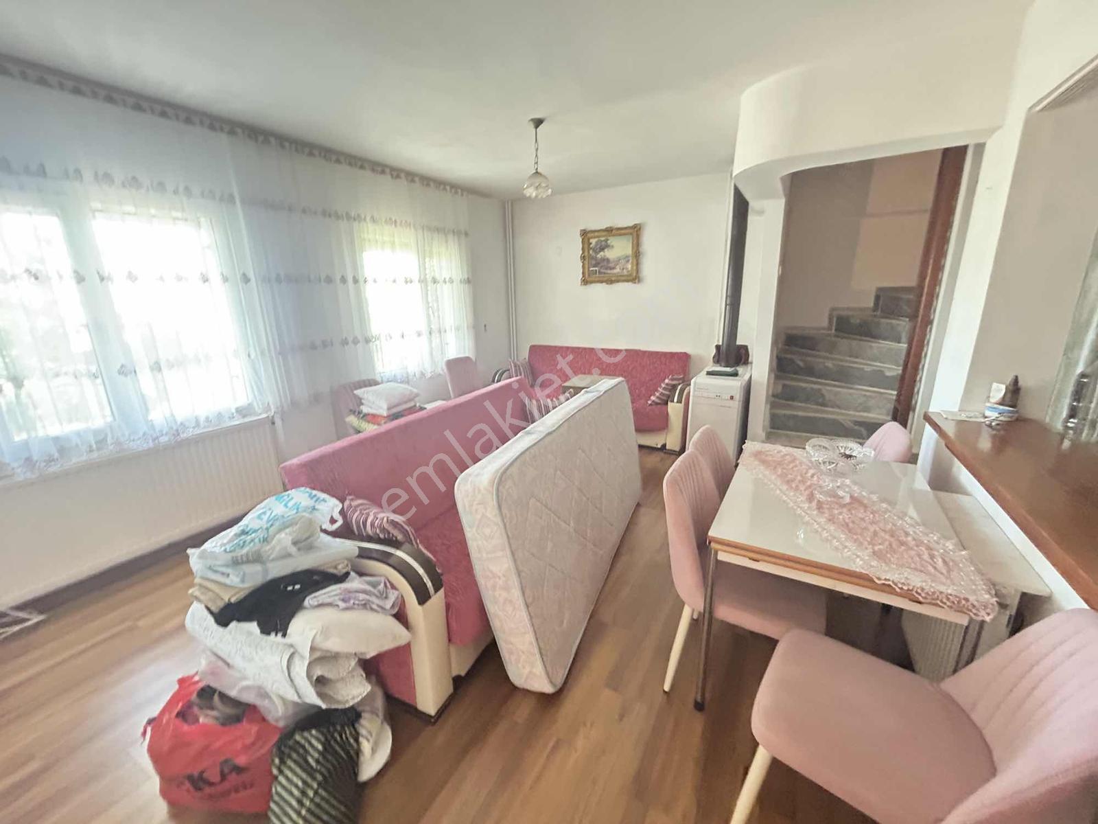 Gökçen Gayrımenkul'den Denize 200m Mesafede Geniş Bahçeli Villa — fotoğraf 8