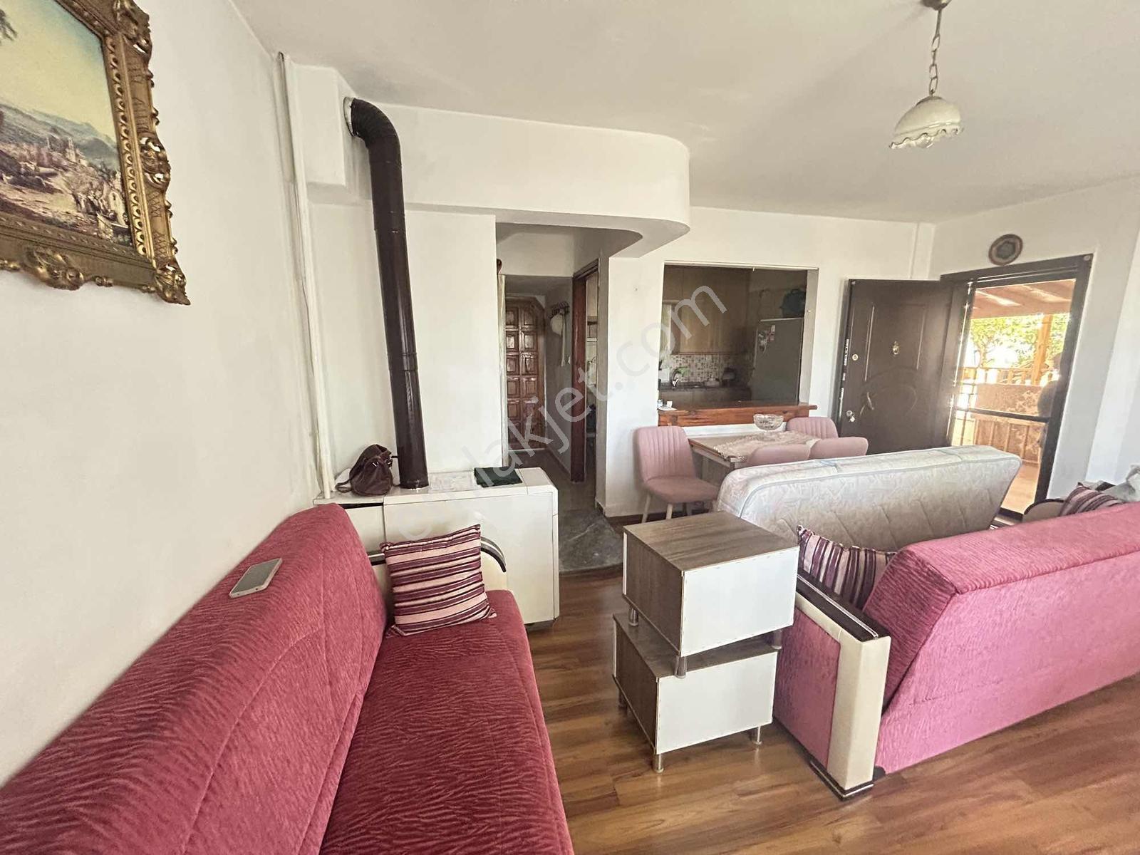 Gökçen Gayrımenkul'den Denize 200m Mesafede Geniş Bahçeli Villa — fotoğraf 14