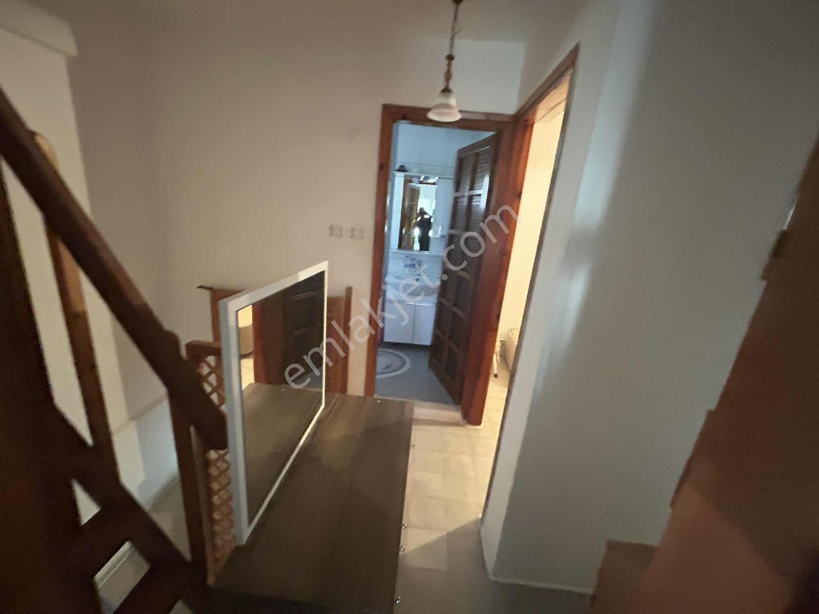 Gökçen Gayrımenkul'den Denize 200m Mesafede Geniş Bahçeli Villa — fotoğraf 27
