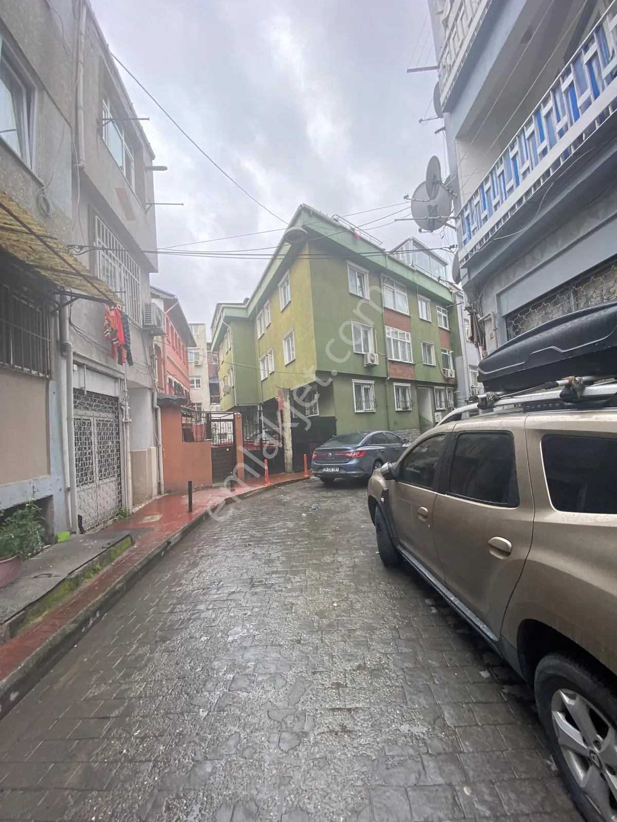 Beyoğlunda Kızılay Meydanına 1dakika Mesafede Kasımpaşa Küçük Piyale Mahalesinde Satılık Bina — fotoğraf 2