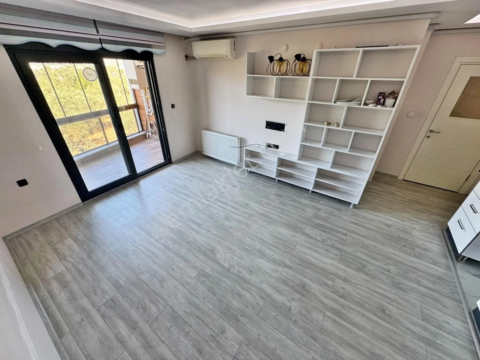 ▀güç'ten Akçayda Kazdağı Manzaralı Lüx Tasarım Kombili 1+1 Daire — fotoğraf 10