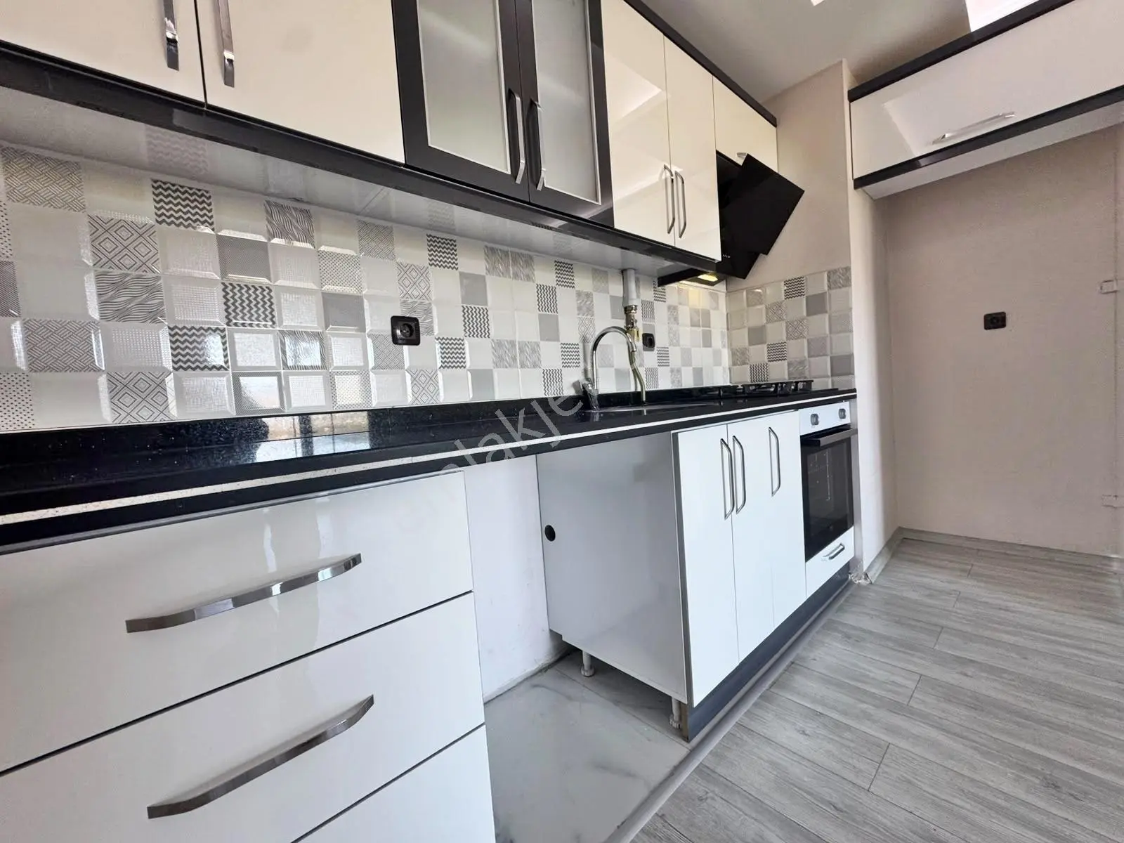 ▀güç'ten Akçayda Kazdağı Manzaralı Lüx Tasarım Kombili 1+1 Daire — fotoğraf 29