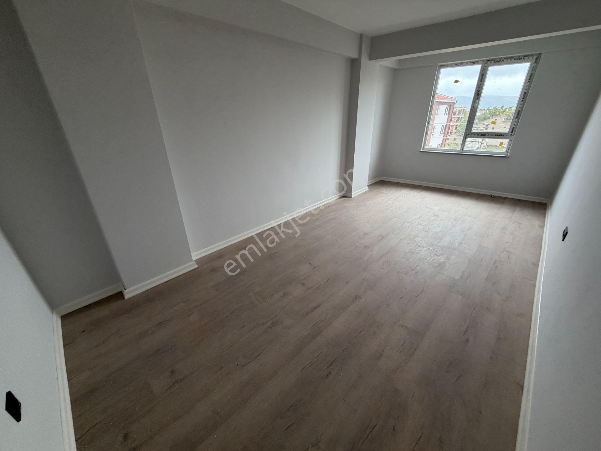Estorıa'dan Büyükpark Yakını Geniş Balkonlu 2+1 Daire — fotoğraf 9