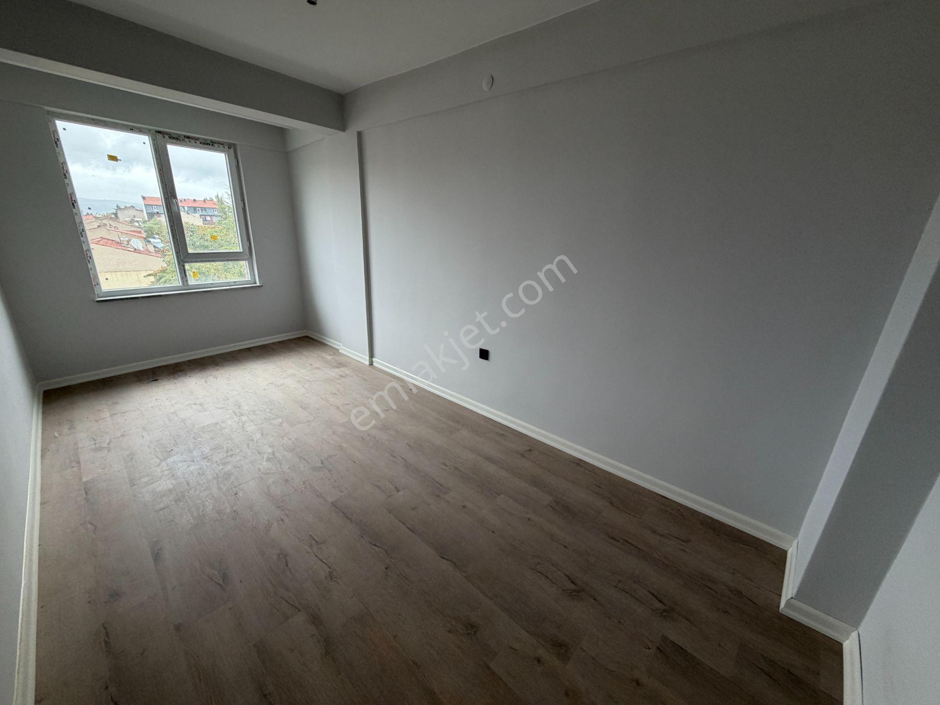 Estorıa'dan Büyükpark Yakını Geniş Balkonlu 2+1 Daire — fotoğraf 12