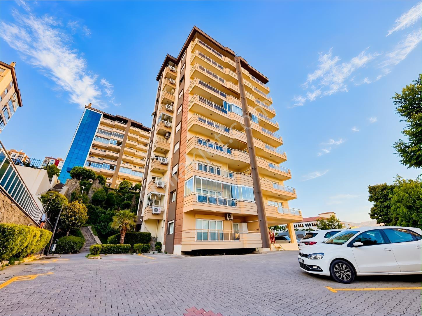 Saygınnergiz Team - Körfezköy Sitesi Deniz Manzaralı 3+1 Daire