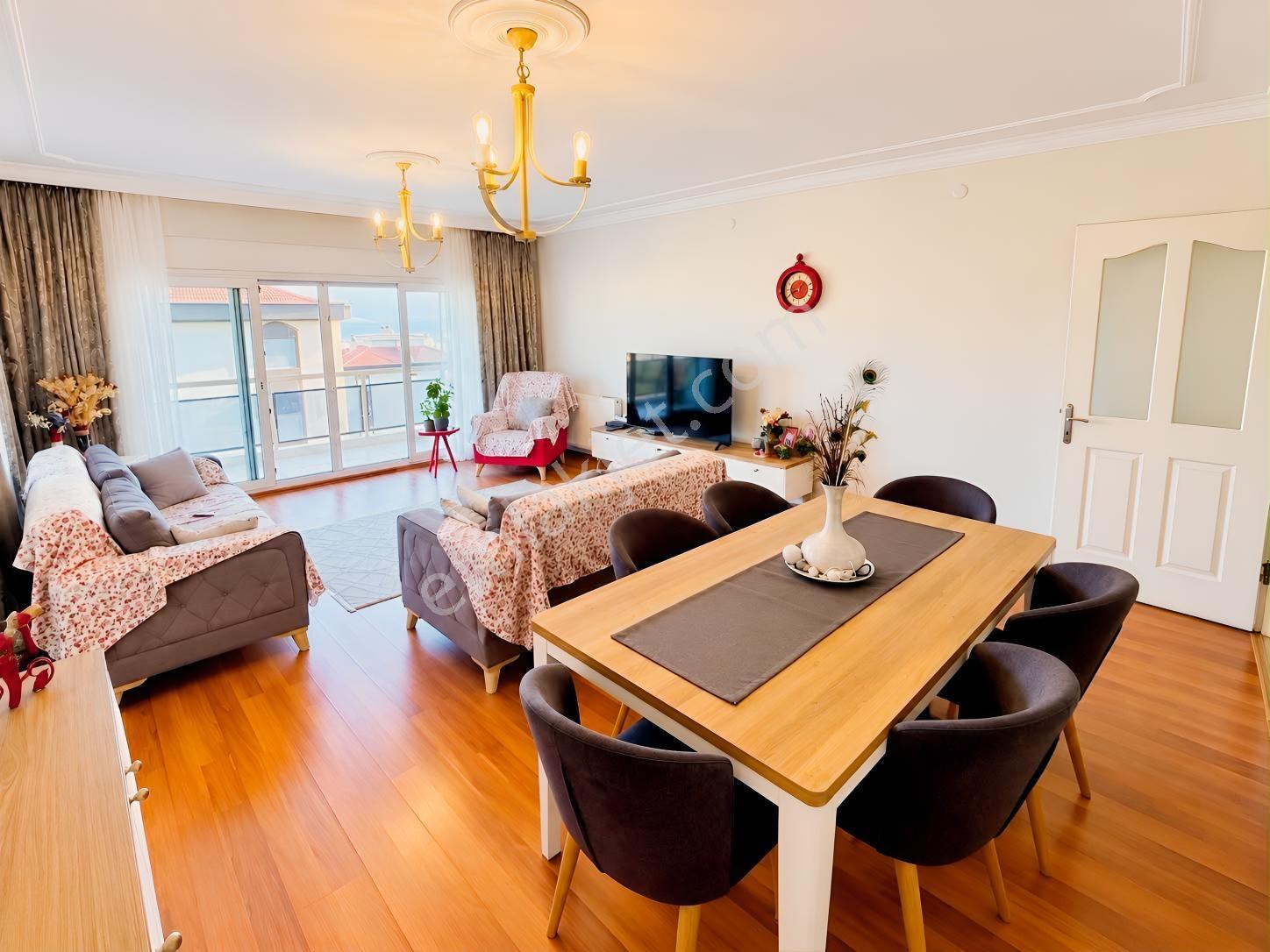 Saygınnergiz Team - Körfezköy Sitesi Deniz Manzaralı 3+1 Daire — fotoğraf 3