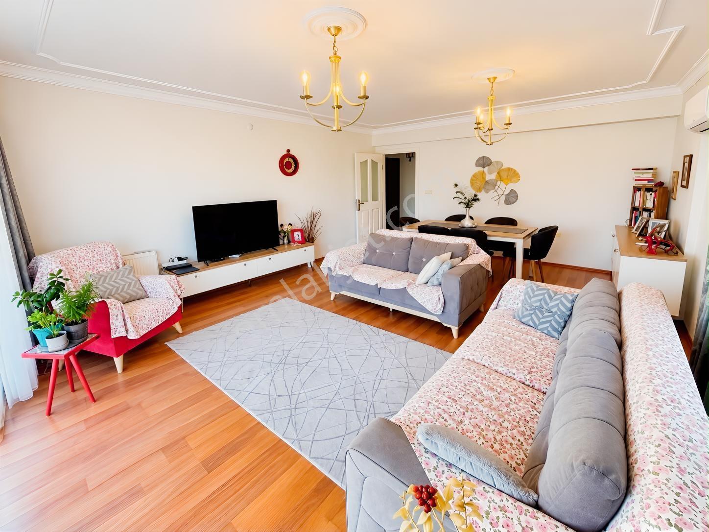Saygınnergiz Team - Körfezköy Sitesi Deniz Manzaralı 3+1 Daire — fotoğraf 5