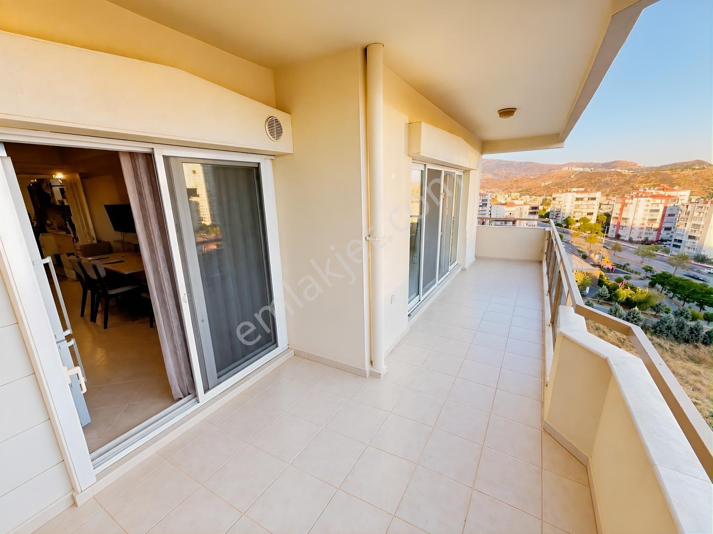 Saygınnergiz Team - Körfezköy Sitesi Deniz Manzaralı 3+1 Daire — fotoğraf 7