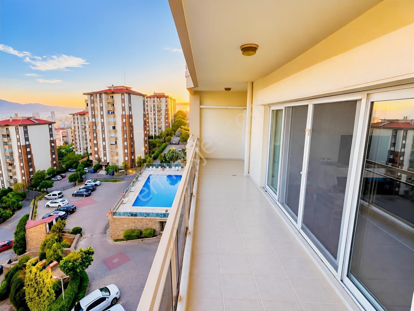 Saygınnergiz Team - Körfezköy Sitesi Deniz Manzaralı 3+1 Daire — fotoğraf 9