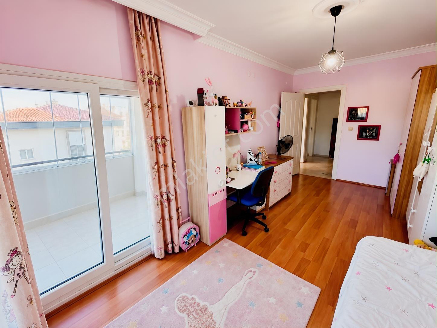 Saygınnergiz Team - Körfezköy Sitesi Deniz Manzaralı 3+1 Daire — fotoğraf 22