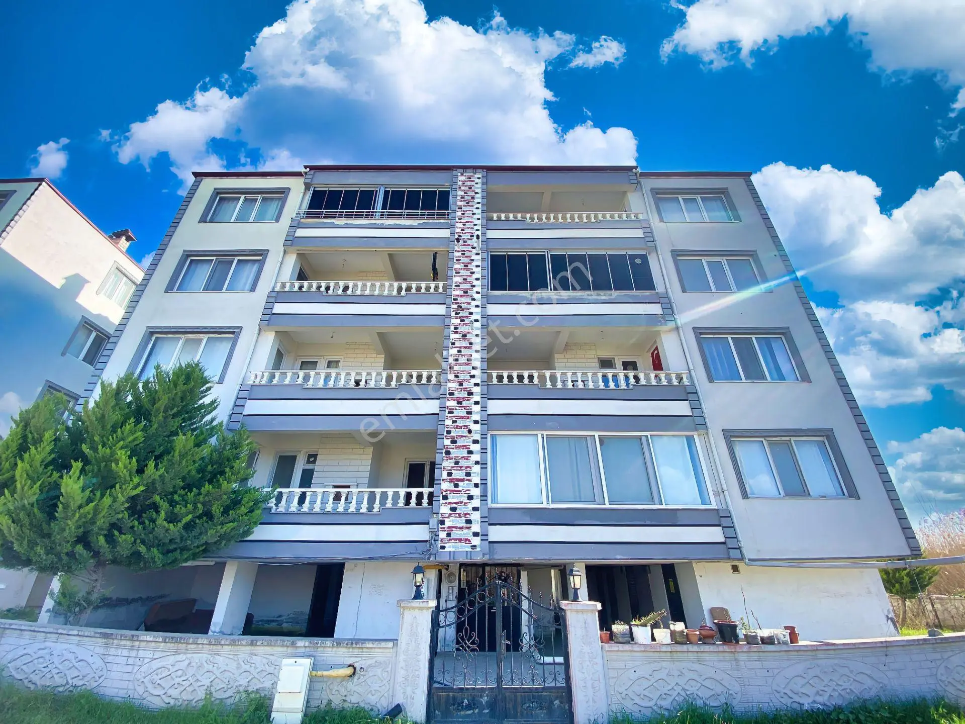 Aktif'ten Akçay Merkezde Satılık Denize 200mt Arakat Ebeveyn Banyolu 2+1 Daire — fotoğraf 3