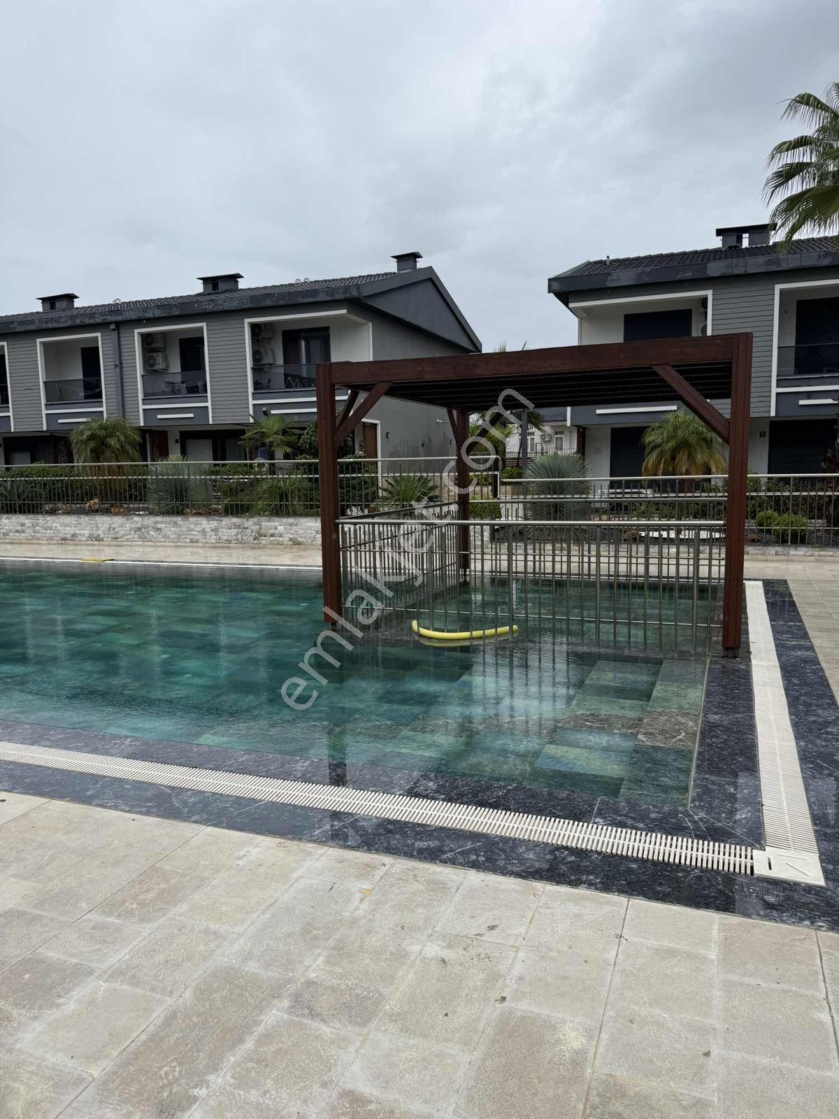 Side'da Site İçinde 2+1 Bahçe Katı Dubleks Daire — fotoğraf 10