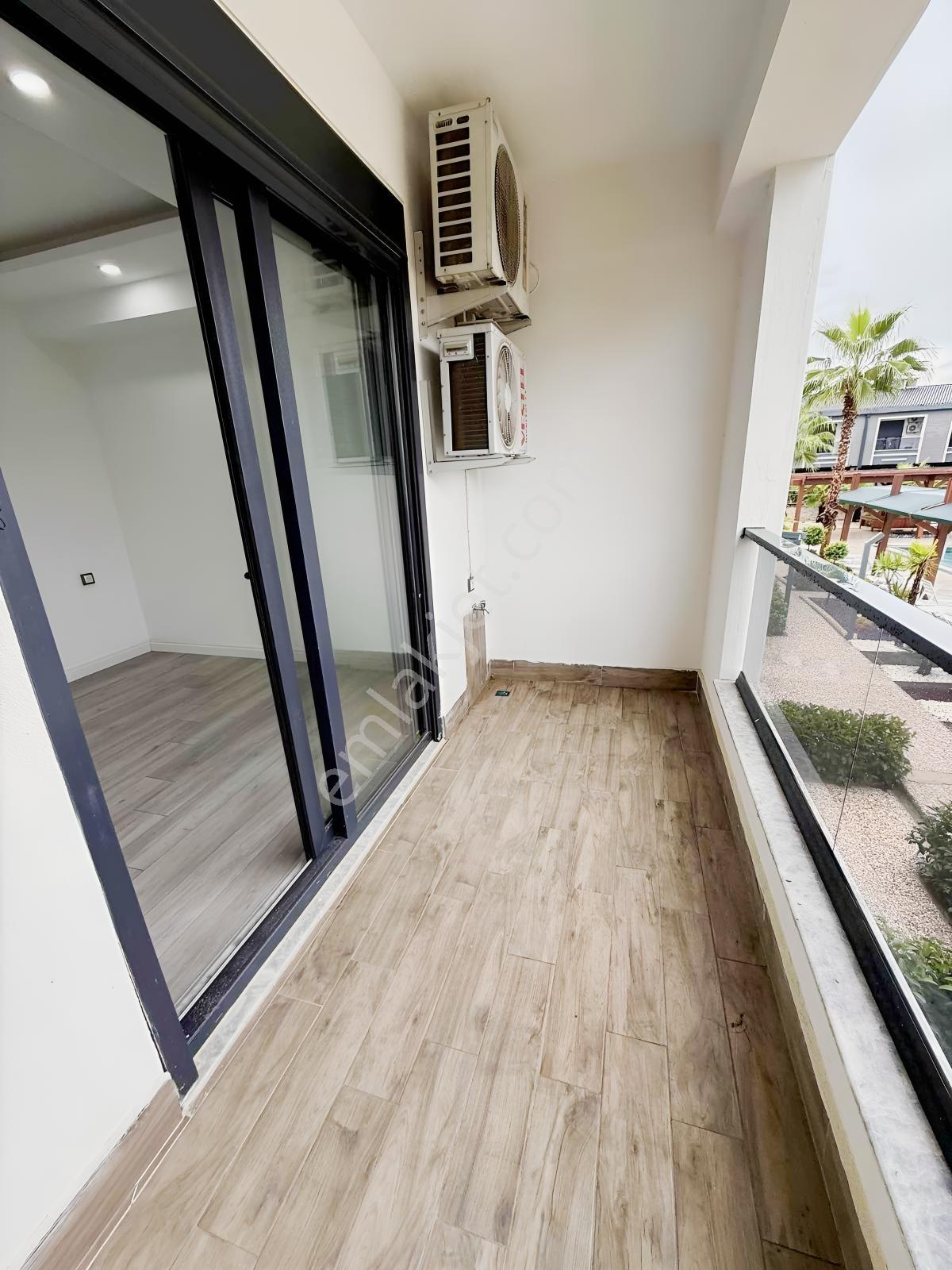 Side'da Site İçinde 2+1 Bahçe Katı Dubleks Daire — fotoğraf 18