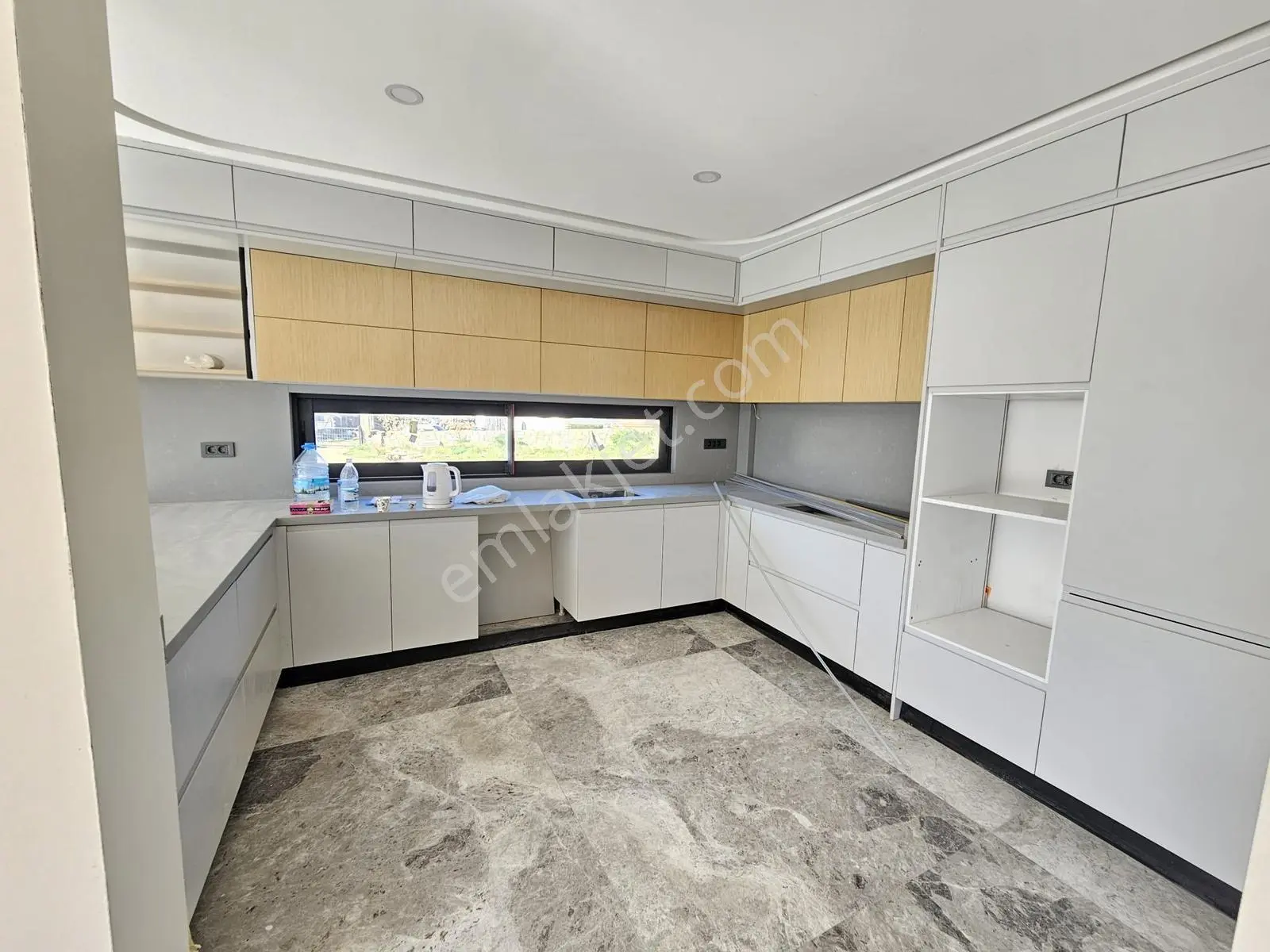 Konacık'ta Ana Yola Yakın 450 M2 İster Ofis İster Havuzlu Villa! — fotoğraf 3